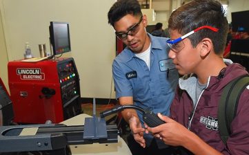 Building the Next Generation of Modern Manufacturers Starts with MFG Day