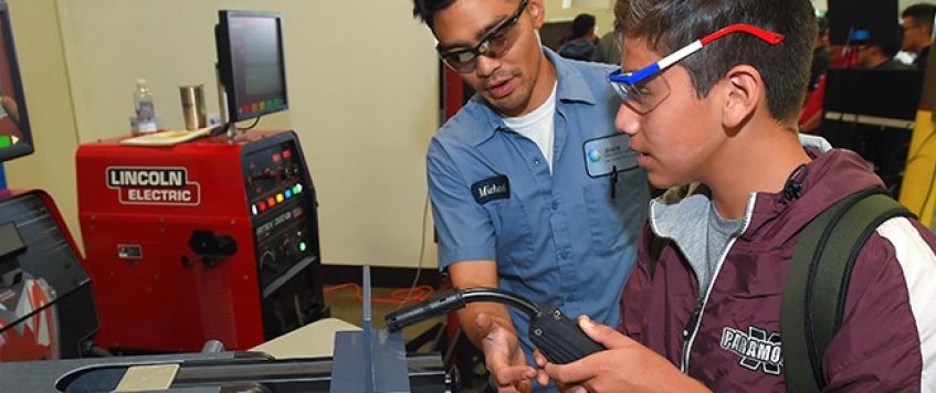 Building the Next Generation of Modern Manufacturers Starts with MFG Day